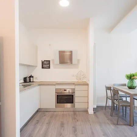 Modern Apartment *
