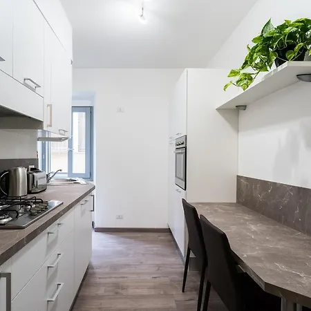Apartment & Modern By Rent Como