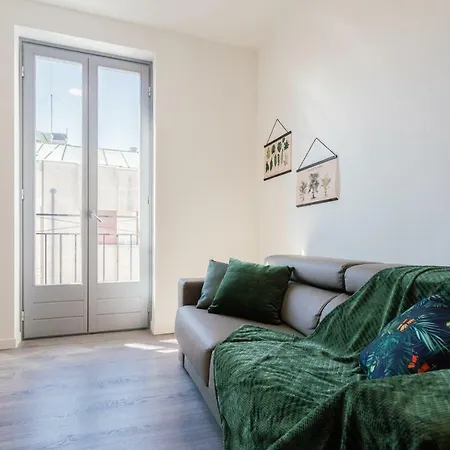 & Modern By Rent Apartment Como