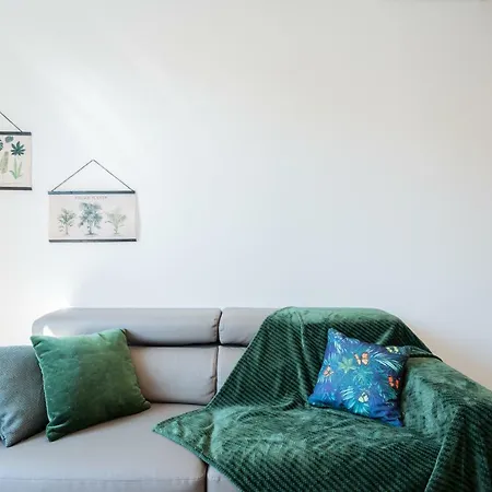 & Modern By Rent Apartment *