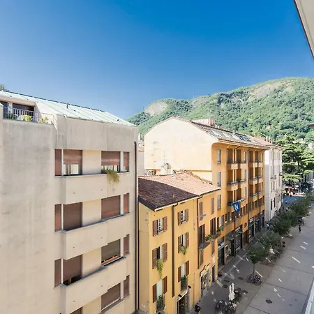 Apartment & Modern By Rent Como
