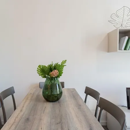 & Modern By Rent Como