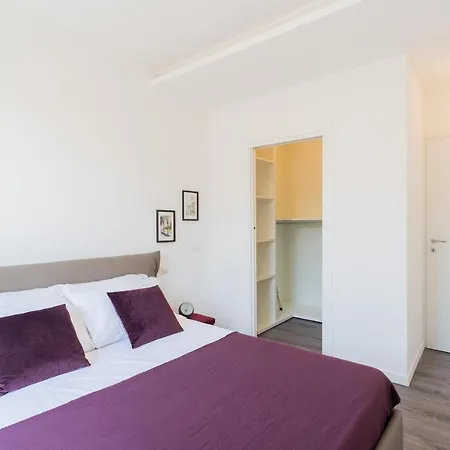 & Modern By Rent Apartment