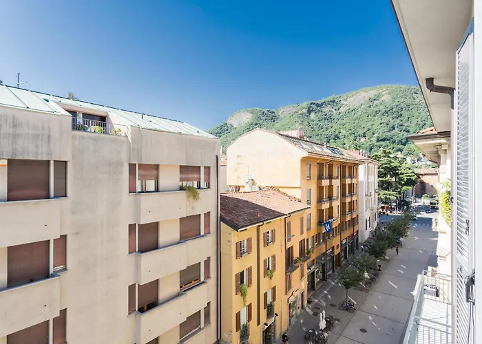 Central Modern Apartment * Como