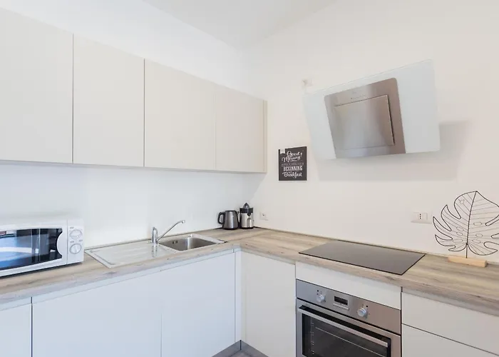 Central Modern Apartment * Como