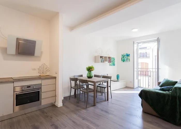 Central Modern Apartment 科莫