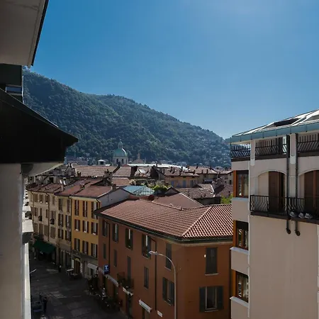 Central Modern Apartment Apartament Como
