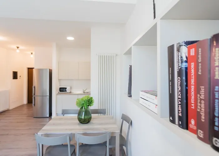 Central Modern Apartment Apartament Como