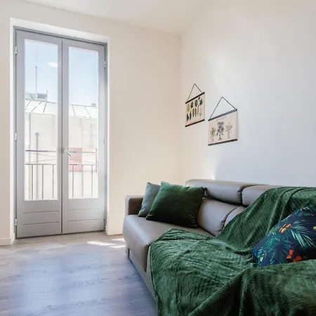 & Modern By Rent Lejlighed Como