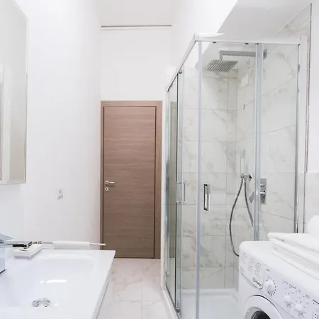 Central & Modern Apartment By Rent All Como Όπως