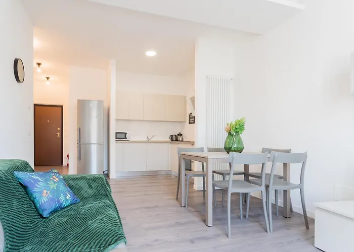 아파트 Central Modern Apartment *